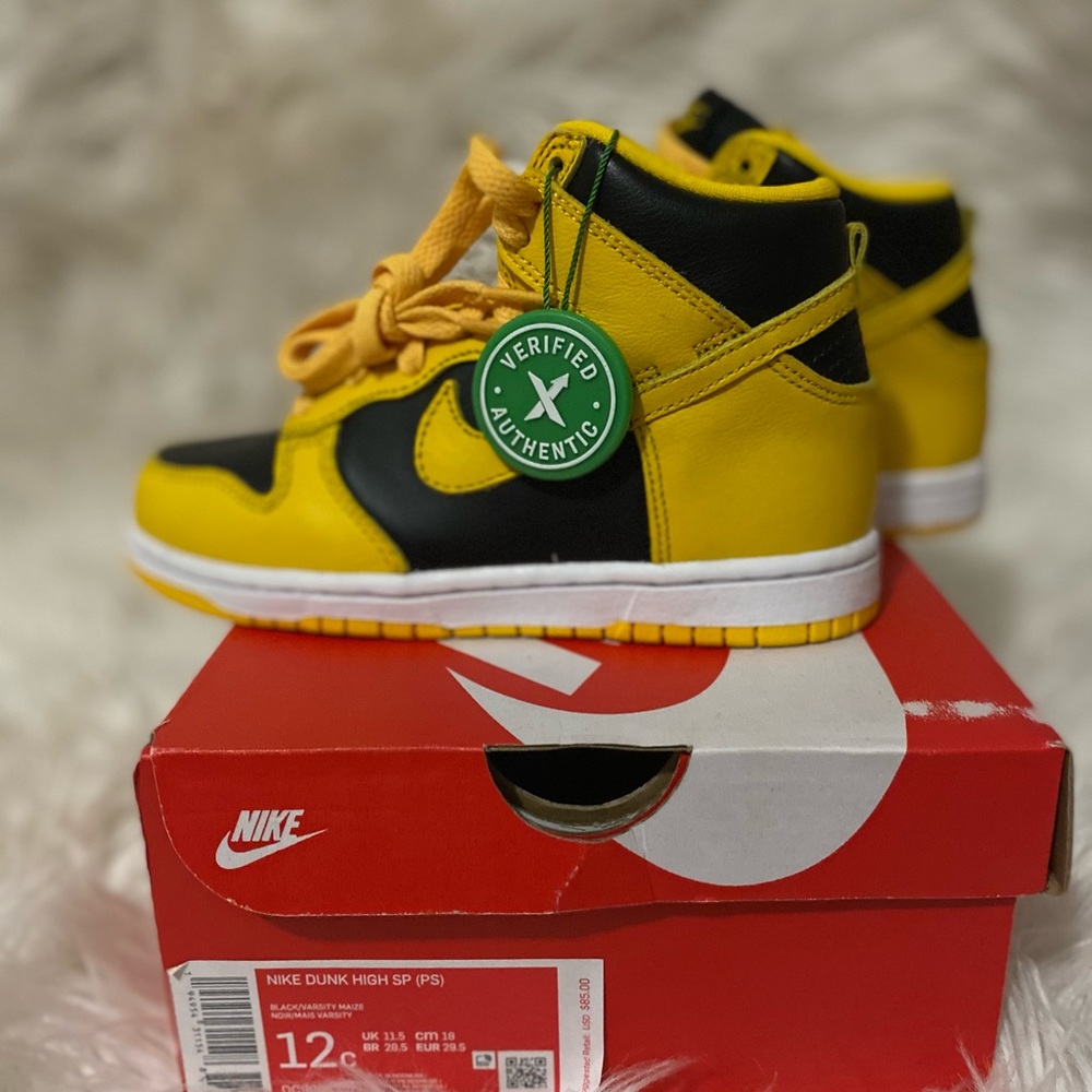 Nike Dunks - Picture 2 of 2